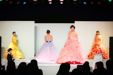 ドレスショップ協賛のスペシャルショーを開催！