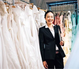ドレス販売員
