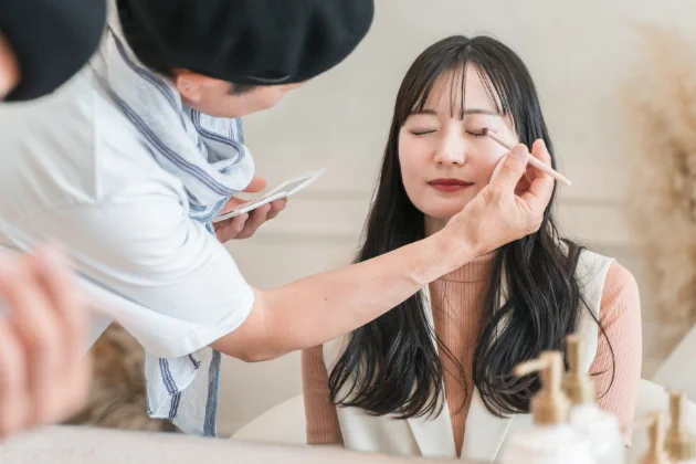 TV局のヘアメイクの写真